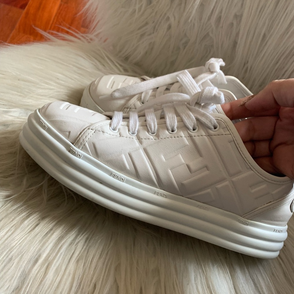 FENDI PLATFORM SNEAKER 37.5 LIKE NEW